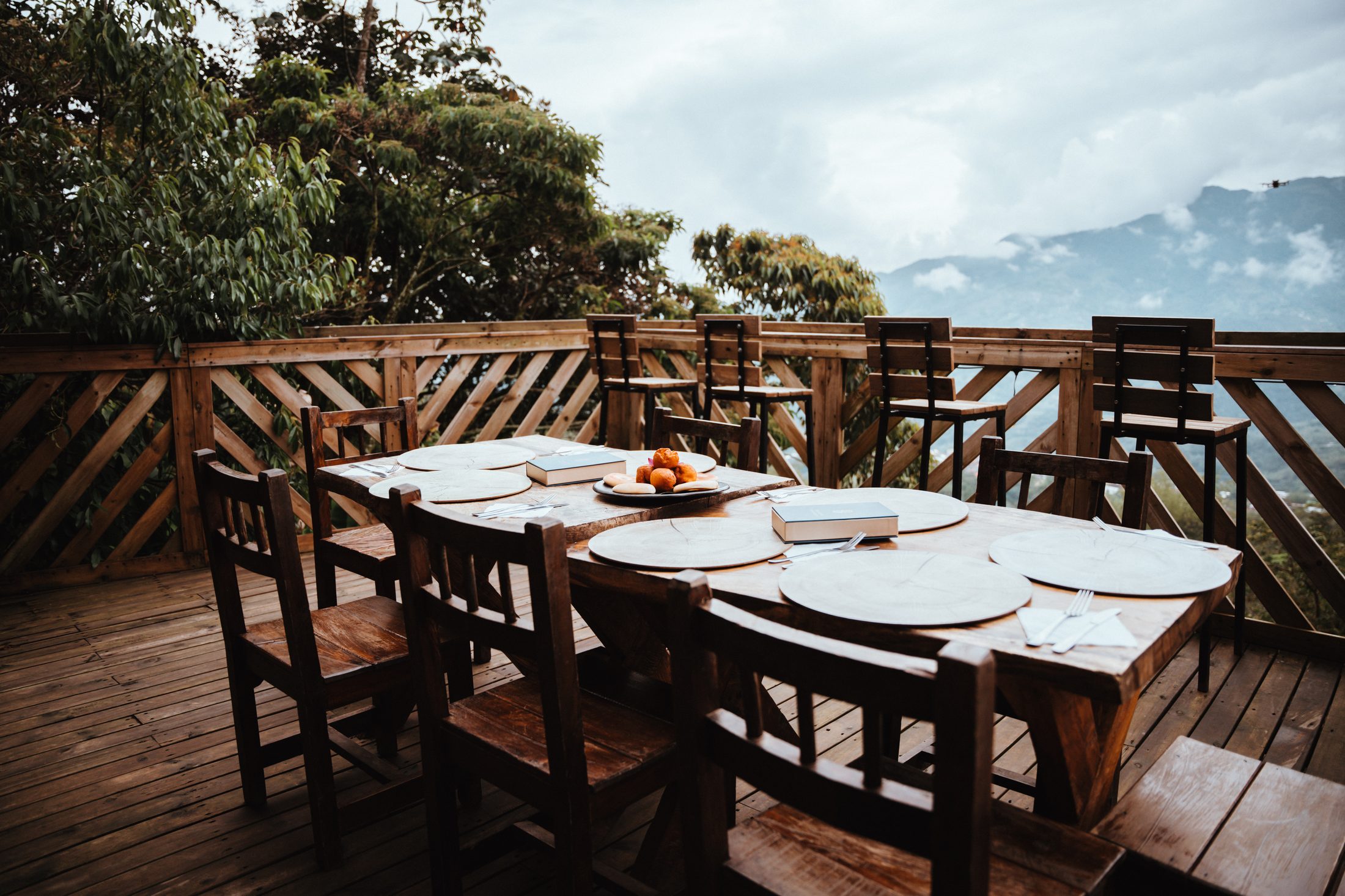 Open-air dining space at Tierra de Agua